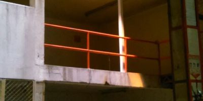 Bodega. Ubicada en zona industrial. Doble altura, zona para oficinas o administración, propio transformador 113 Kw, luz trifásica