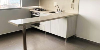 ? ¡Hermoso apartamento en venta de oportunidad en el Sector  de San Francisco en  Bucaramanga! ? Ubicado en un conjunto cerrado con todas las comodidades que necesitas. ? Consta de 2 habitaciones, 2 baños completos y cocina integral. ?️? Además, cuenta con parqueadero cubierto y área construida de 58m². ?? ?️‍♂️ Disfruta del gimnasio, sala de juntas, salón comunal y ascensor en el edificio. ??️ ¡No pierdas la oportunidad de vivir en este increíble lugar! ? Contáctanos para más información. ? #ApartamentoEnVenta #Bucaramanga #Inmobiliaria ?