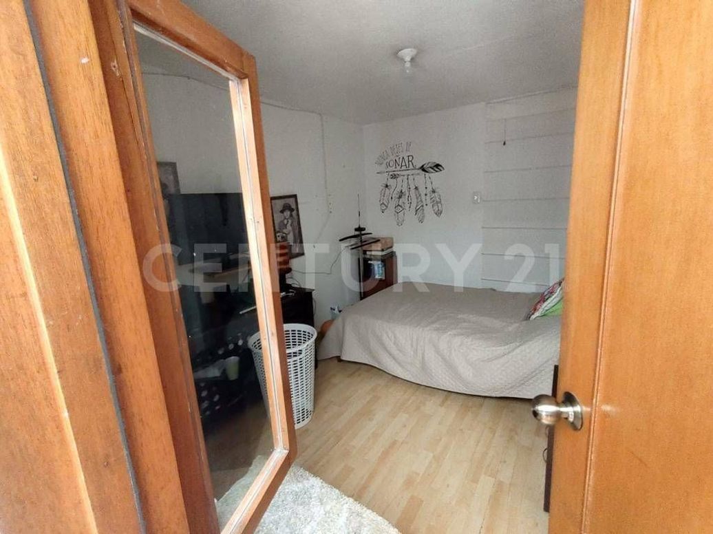 Casa de 8 alcobas en venta en Villa Luz, Bogotá, 256 m² · foto 16 de 19