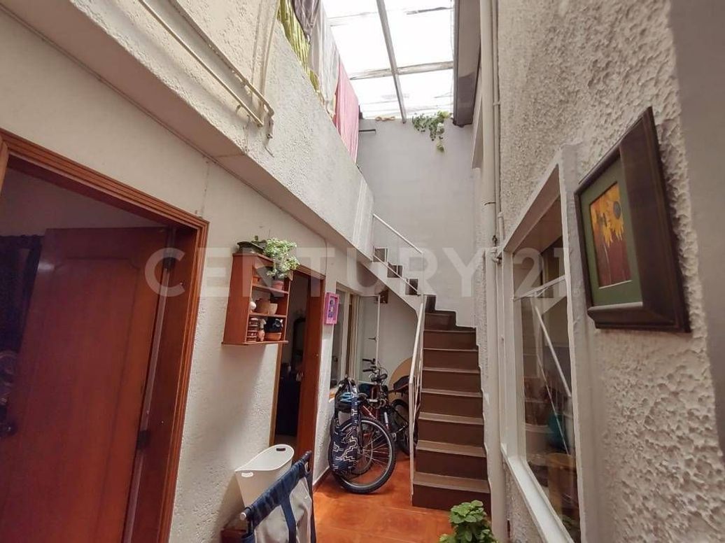 Casa de 8 alcobas en venta en Villa Luz, Bogotá, 256 m² · foto 15 de 19