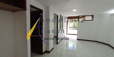 Vendemos apartamento en belen miravalle, cuenta con un area de 54 metros, sala comedor, 2 alcobas, 2 closet, cocina semi integral, red de gas, 2 baños sencillos, calentador,  zona de ropas, piso en ceramica, ventanal, cuarto util, parqueadero cubierto, estrato 4.https://www.inmobiliariatrianon.com/inmueble/5965