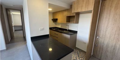 Un apartamento ideal para los que buscan un espacio funcional, con muy bonitos acabados y en una excelente ubicación. En San Antonio de Pereira, en donde podrás encontrar todos los servicios necesarios en el día a día a menos de 5 minutos, rodeado de un sector muy tranquilo y campestre.
