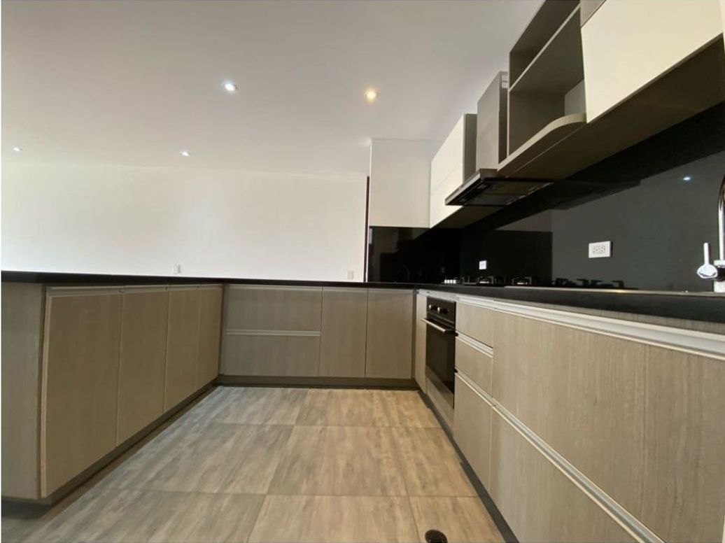 Apartamento en venta en Santa Barbara Oriental, Bogotá · foto 7 de 20