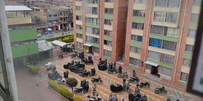 Se arrienda apto en conjunto cerrada, en sexto piso, consta de sala comedor, cocina semi integral, un baño,  2 alcobas, calentador y zona de lavanderia.