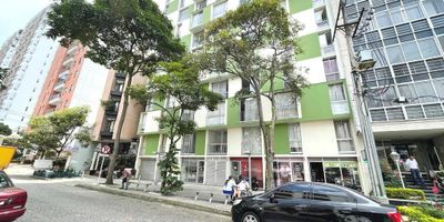 Desea vivir en un lugar estratégico donde todo este a la mano ? Este es el apartamento que buscaba. En su entorno encontrará supermercados como Jumbo, Bancos, restaurtanes como Zekkei, Mercagan, Colegios como El San Pedro y zonas verdes como el Parque Las Palmas y San Pío. Todo a la mano sin necesidad de usar su vehículo. A pocos minutos de los centros comerciales de Cabecera y del Cacique. Con excelentes vías de acceso.