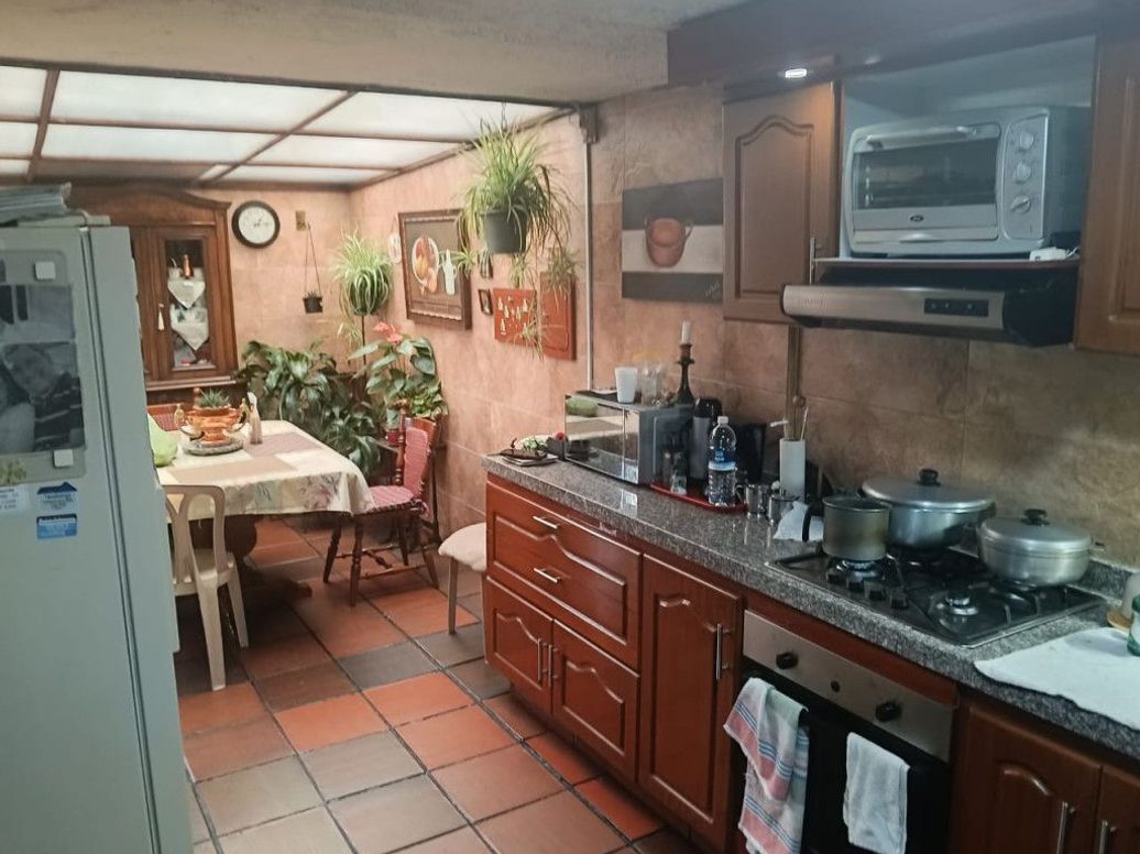 Casa de 5 alcobas en venta en Niza Norte, Bogotá, 309 m² · foto 6 de 17