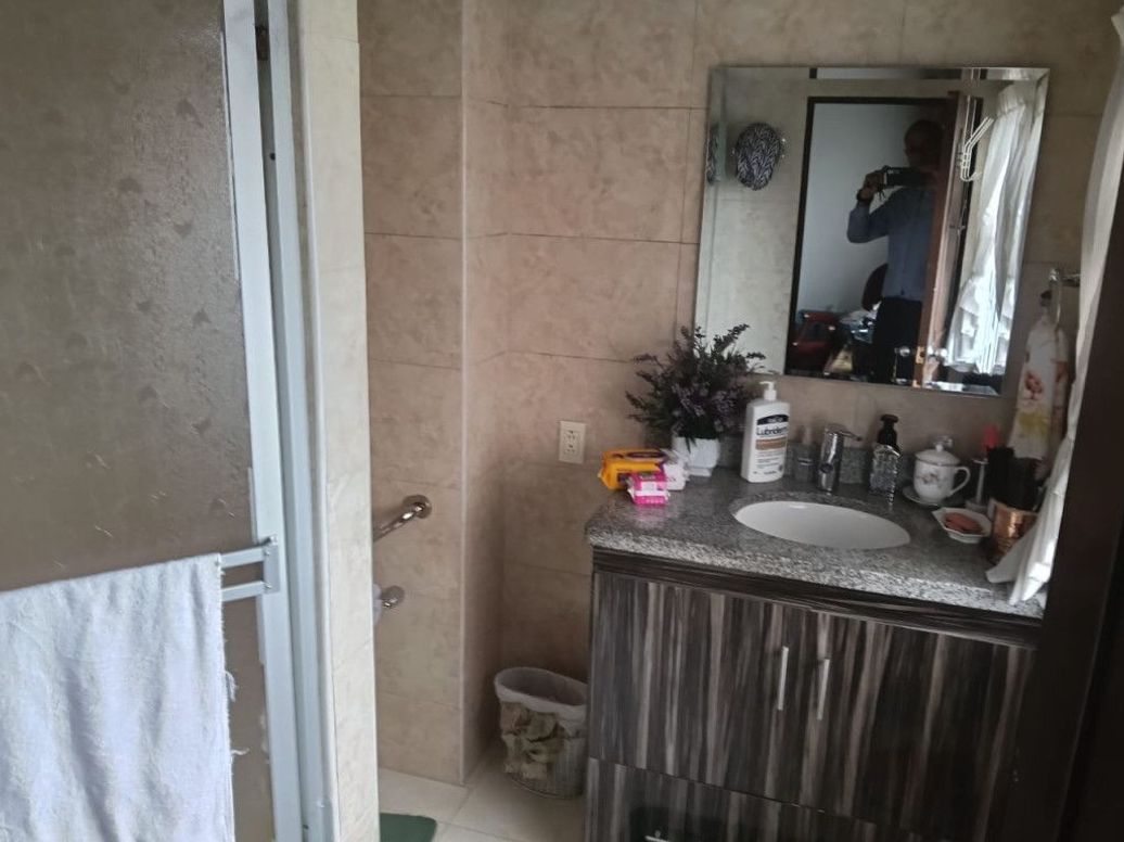 Casa de 5 alcobas en venta en Niza Norte, Bogotá, 309 m² · foto 14 de 17