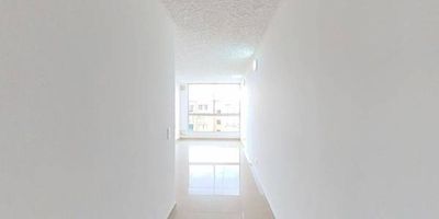 Apartamento en venta de 44M², con vista exterior, ubicado en un 8vo piso (Torre G Apto 815), acceso por escaleras. Consta de 2 habitaciones, 1 baño, sala comedor, cocina integral y zona de lavandería. Tiene piso porcelanato en todas sus zonas. El conjunto cuenta con zona para niños, salón comunal, parqueadero comunal y vigilancia privada las 24 horas. Cerca a almacenes de cadena como D1 y Ara; cerca a colegio Dévora Arango Pérez, Manuel Cepeda Vargas; cerca a rutas de alimentadores y SITP; Vías de acceso por la Carrera 80 y Calle 56 Sur. 
 h_property_nid_ref:  15326139172
 h_property_uuid_detail:  44746f37-a277-417d-84ca-c0d0ac01b213
 ubicacion: Bogotá,La Paz Bosa
 Inmueble ofertado por nuestro aliado HABI.