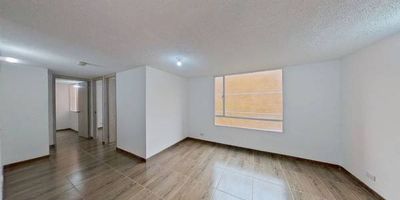 Apartamento en venta de 55m2, con vista interior, ubicado en un 4to piso (Torre 2 Apto 404), acceso por escaleras, parqueadero comunal. Consta de 3 habitaciones, 2 baños, sala comedor, cocina semi integral y zona de lavandería. Tiene piso cerámico en todas sus zonas. El conjunto cuenta con zonas verdes, zona infantil, salón social y vigilancia privada las 24 horas. Cera a al centro comercial Parque Campestre; cerca a almacenes de cadena como Surtimax, Tiendas D1 y Ara; cerca a colegio Superior María Auxiliadora y colegio Bolívar de Soacha; cerca a Universidad de Cundinamarca Extensión Soacha y Uniminuto Centro Regional Soacha; cerca a rutas de buses intermunicipales; Vías de acceso por la Carrera 15B y la Calle 5.
 h_property_nid_ref:  38823699978
 h_property_uuid_detail:  6f4f3df6-d8a7-41f9-b9de-bf840f5c2dbe
 ubicacion: Soacha,Hogares
 Inmueble ofertado por nuestro aliado HABI.