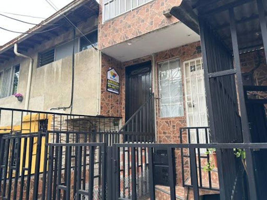 ARRIENDO de CASA en CABAÑAS, BELLO en Andalucia
