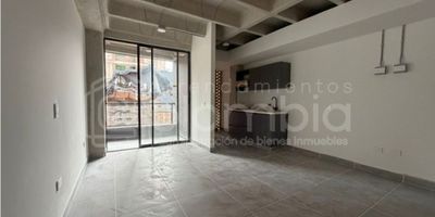 Apartalotf Interno en Venta, Calle Larga - Sabaneta, cuenta con área construida de 32.70m² aprox, Piso 6, con ascensor. Compuesta por 1 habitación, 1 baño cabinado, sala, comedor, cocina integral y zona de ropas. Acabados industriales. Sin parqueadero, se permite renta corta.
 
Estrato 3
Administracion: $ Aun no sale
Predial Trimestral: $ Aun no sale
Fecha de entrega del proyecto en 2 meses.
Video portero

Ubicado en una zona estrategica del Municipio de Sabaneta, cerca Avenida El Poblado, tiendas D1, supermercado, zona plana y caminable, zona tranquila, cerca a la estación del metro de La Estrella, Parque de Sabaneta y hospital.

Para más información, ¡Comunícate Ahora!

*NOTA ACLARATORIA: Puede haber diferencias en las áreas suministradas en esta publicación, al momento de la negociación se deben verificar por escrituras públicas debidamente registradas. NO INCLUYE MOBILIARIO.

