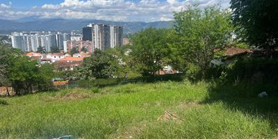 ? LOTE ÚNICO EN VENTA: ¡DOBLE ENTRADA Y 1.900 M²!
¡Tu proyecto de vida comienza aquí! ? En la zona más exclusiva de Bucaramanga: Lagos del Cacique (Estrato 6).

¿Buscas un terreno con potencial ilimitado?

✅ 1.900 M² listos para construir.

? Doble Acceso (comunica calle con calle): ¡Máxima versatilidad en diseño!

? Inversión Inteligente: ¡Libre de deudas! 

? Precio: 1.900 Millones COP (¡Negociable!)

➡️ ¡Contáctanos ya y construye la casa de tus sueños! ?

#LagosDelCacique #LoteEnVenta #InversiónInmobiliaria #Bucaramanga #Lujo #Estrato6 #Terreno #PropiedadRaiz