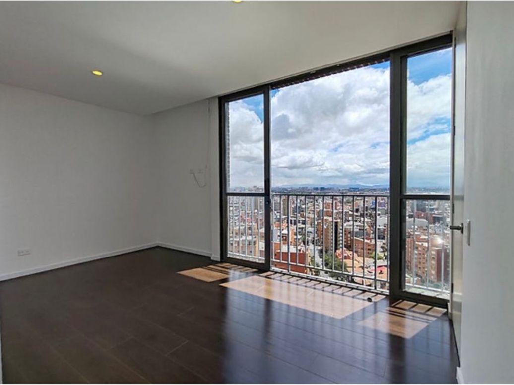 Apartamento de 2 alcobas en venta en Chapinero Alto, Bogotá, 140 m² · foto 2 de 15