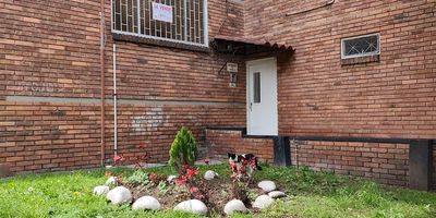 Apartamento frente al Parque Timiza, Disfruta de la armonía entre naturaleza, comodidad y ubicación. Este amplio apartamento en primer piso elevado ofrece 69 m² distribuidos en 2 amplias habitaciones con closet, baño, sala-comedor, cocina y patio de ropas.

Ubicado en una zona estratégica y tranquila, con fácil acceso a vías  principales y rodeado de zonas verdes.