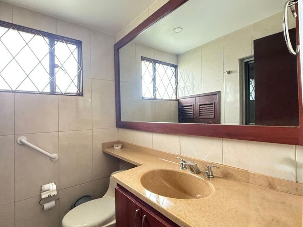 Casa de 4 alcobas en venta en Villa Magdala, Bogotá, 128 m² · foto 6 de 18