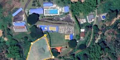 ✨ Lote en Venta – Condominio en Combia, Pereira ✨

Amplio lote de 2.100 m², ideal para construir la casa de tus sueños en un entorno campestre, rodeado de naturaleza y con excelente proyección de valorización.

? Características:


 
 Área total: 2.100 m²
 
 
 Ubicado en condominio residencial
 
 
 Actualmente no paga administración (en el futuro aplicará)
 
 
 Sector de alta valorización en Combia
 
 
 Precio: ?340 millones negociables
 


? Ubicación privilegiada:
En Combia, Pereira, una zona campestre muy apetecida por su tranquilidad, clima agradable y fácil acceso a la ciudad.

? Una excelente oportunidad para invertir en finca raíz, ya sea para tu vivienda campestre o como proyecto de inversión.

? Contáctanos en Inmohogar y agenda tu visita!!
