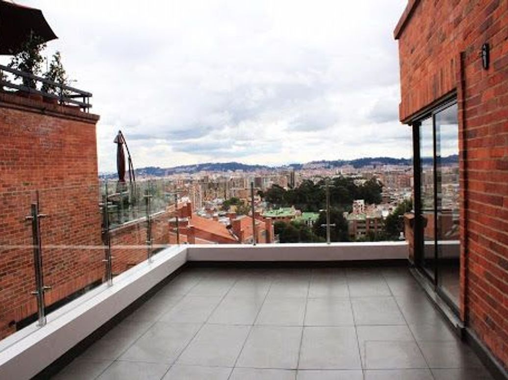 Apartamento de 4 alcobas en venta en Bosque De Pinos, Bogotá, 300 m² · foto 2 de 9