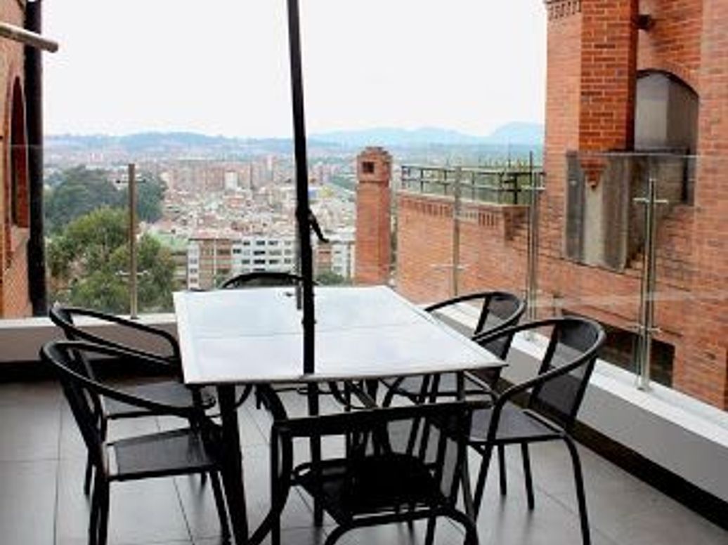 Apartamento de 4 alcobas en venta en Bosque De Pinos, Bogotá, 300 m² · foto 8 de 9