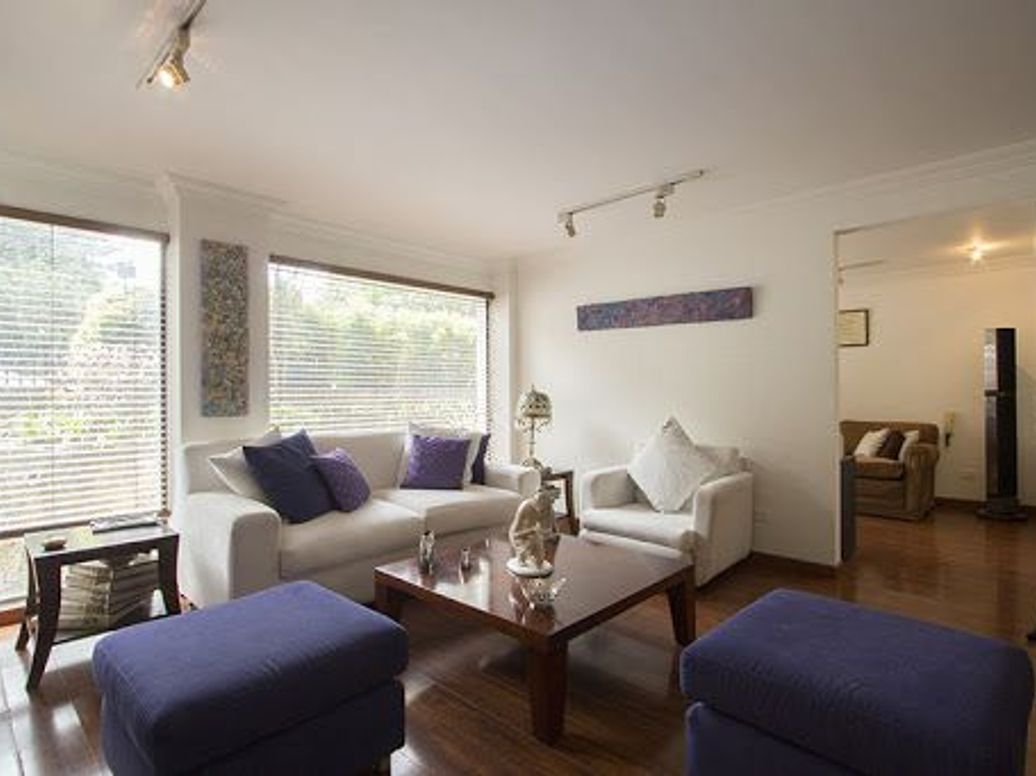 Apartamento de 3 alcobas en venta en Los Rosales, Bogotá, 195 m² · foto 2 de 20