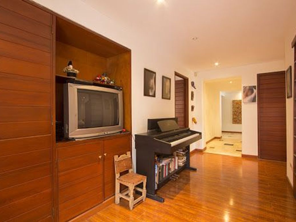 Apartamento de 3 alcobas en venta en Los Rosales, Bogotá, 195 m² · foto 13 de 20