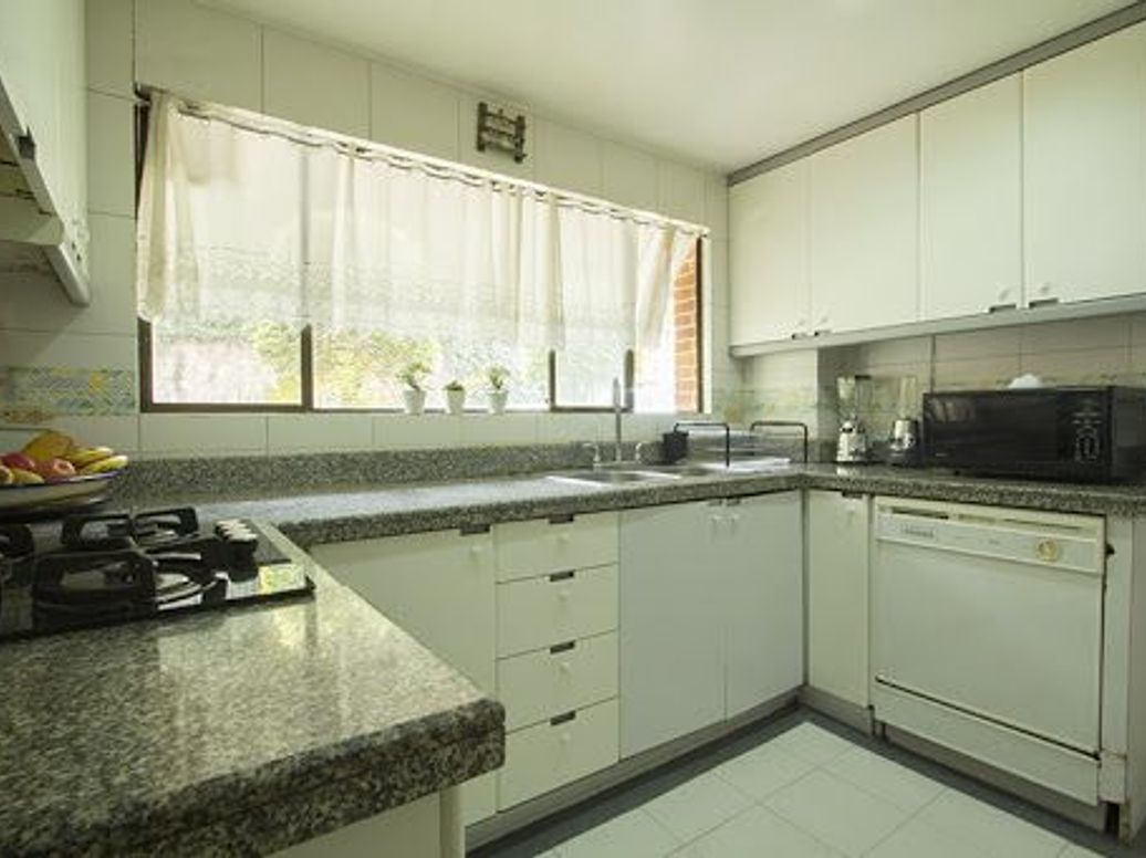 Apartamento de 3 alcobas en venta en Los Rosales, Bogotá, 195 m² · foto 11 de 20