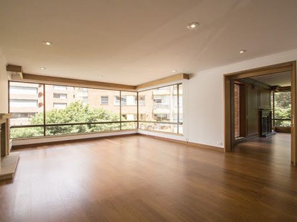 Apartamento de 4 alcobas en venta en Usaquén, Bogotá, 342 m² · foto 2 de 20