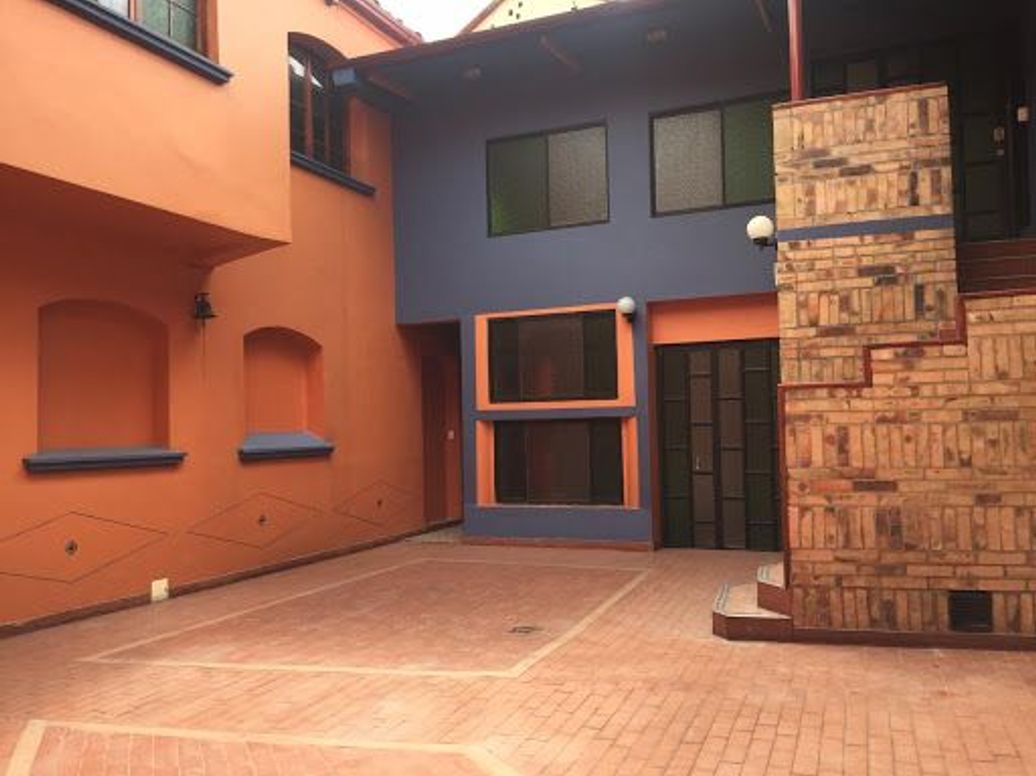 Casa de 8 alcobas en venta en Teusaquillo, Bogotá, 620 m² · foto 14 de 15