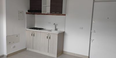 Apartamento de 42.68m² en piso 16, cuenta con 2 habitaciones (principal con closet), un baño, cocina semintegral con zona de lavandería, sala comedor amplia y parqueadero comunal.

El conjunto residencial Bellaluna ofrece un ambiente moderno, pensado en el bienestar de sus residentes, con futuras zonas sociales como pista de trote, gimnasio, teatro al aire libre, áreas de siembra de flores, parque infantil, parque para jóvenes, salones de eventos, salón de juegos, zona de mascotas, BBQ en los últimos pisos, sport bar y gimnasio al aire libre. ¡Contáctanos hoy mismo y haz de este lugar tu nuevo hogar!