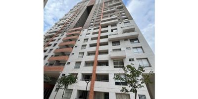 Si estás buscando un apartamento para alquilar en Bucaramanga, Santander, esta es tu oportunidad. Con un área de terreno, construcción y privada de 83m2, este apartamento es perfecto para una familia o grupo de amigos que buscan comodidad y espacio en una de las ciudades más vibrantes de Colombia.

Este apartamento cuenta con 3 habitaciones amplias y bien iluminadas, ideales para descansar y relajarse después de un día de trabajo o estudio. Además, cuenta con 2 baños completos, uno de ellos en la habitación principal, lo que brinda privacidad y comodidad para sus habitantes.

Una de las características más destacables de este inmueble es su balcón, perfecto para disfrutar de una vista panorámica de la ciudad y tomar un poco de aire fresco. También cuenta con baño auxiliar, ideal para recibir visitas, y clósets espaciosos para almacenar todas tus pertenencias.

Además de su excelente distribución interna, este apartamento cuenta con características externas que te garantizarán una vida cómoda y segura. Se encuentra ubicado cerca de la zona urbana, lo que facilita el acceso a diferentes servicios y establecimientos comerciales.

El edificio cuenta con ascensor y vigilancia las 24 horas del día, así como con circuito cerrado de TV, garantizando la seguridad y tranquilidad de sus habitantes. Además, cuenta con un área social, ideal para reuniones y eventos, y un salón comunal para celebraciones o reuniones con amigos y familiares.

Para aquellos a los que les gusta mantenerse en forma, este apartamento cuenta con un gimnasio totalmente equipado y una cancha de squash para practicar deporte y mantener un estilo de vida saludable.

Otro de los beneficios de vivir en este apartamento es su piscina, perfecta para refrescarse en los días calurosos y disfrutar en familia. También cuenta con parqueadero visitantes y garaje propio, así como parques cercanos para disfrutar de actividades al aire libre con los más pequeños de la casa.

Por último, 