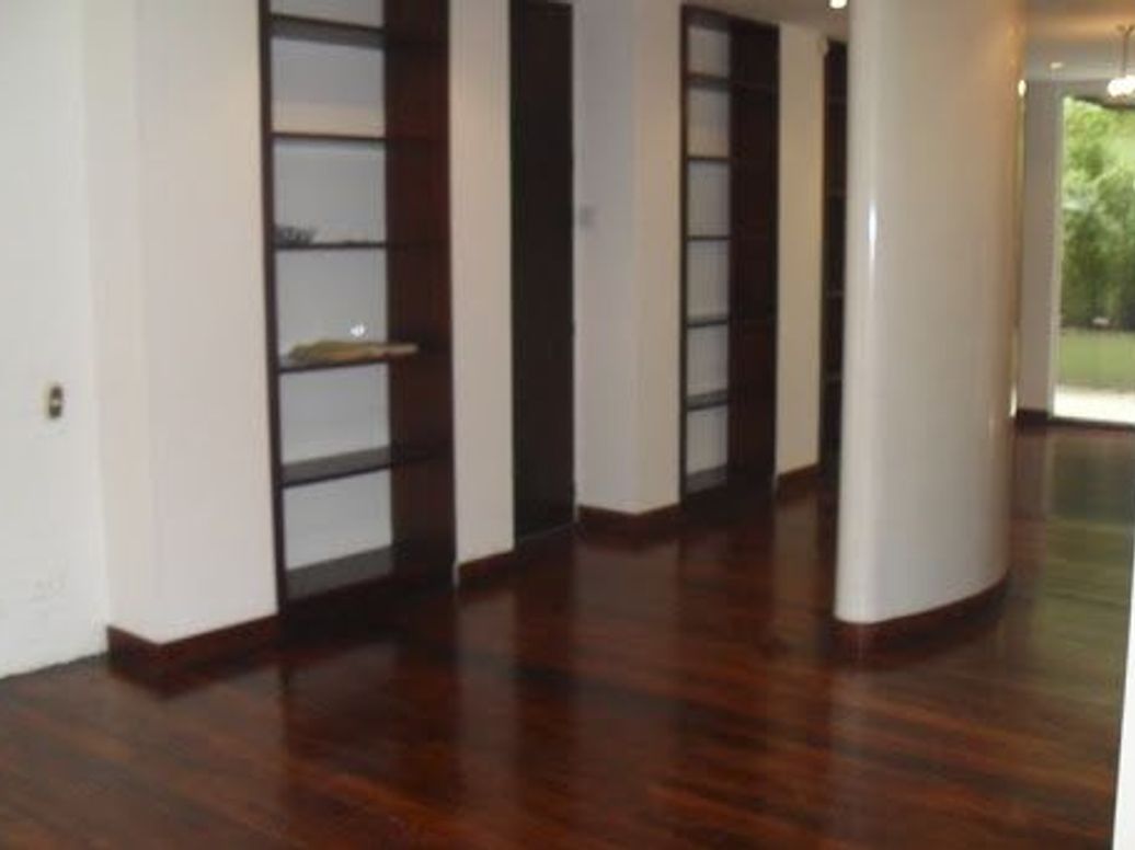 Apartamento de 1 alcoba en venta en Los Rosales, Bogotá, 133 m² · foto 19 de 20