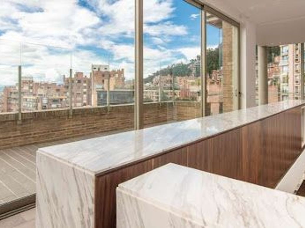 Apartamento de 3 alcobas en venta en Los Rosales, Bogotá, 489 m² · foto 5 de 9