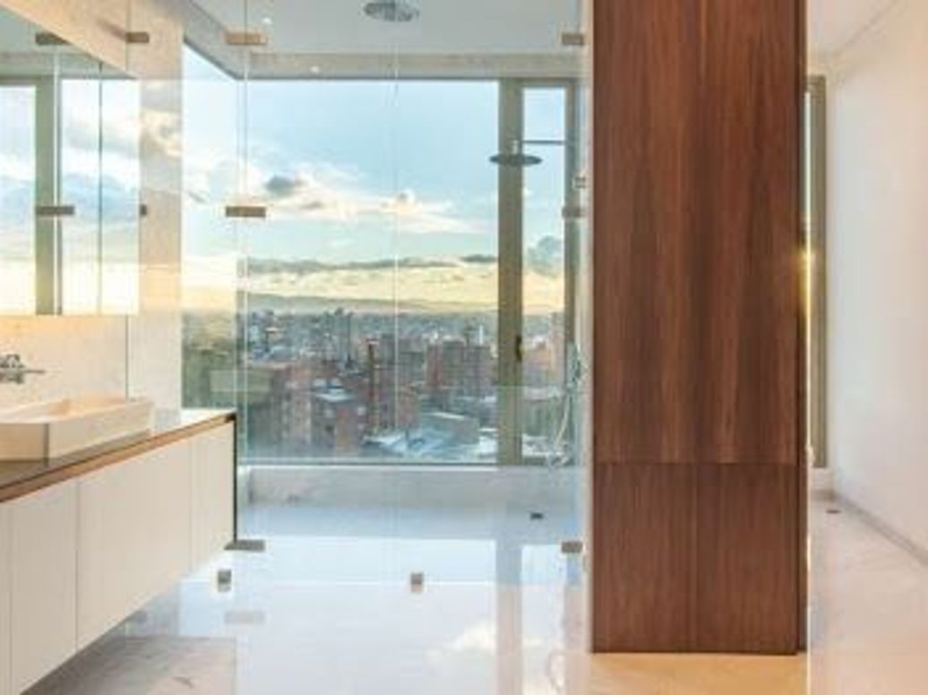 Apartamento de 3 alcobas en venta en Los Rosales, Bogotá, 489 m² · foto 6 de 9