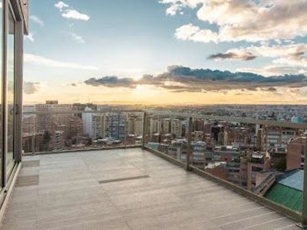 Apartamento de 3 alcobas en venta en Los Rosales, Bogotá, 489 m² · foto 9 de 9