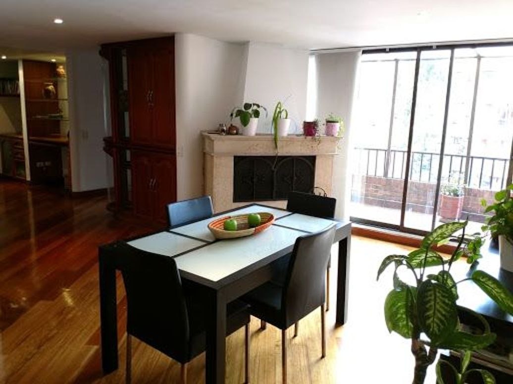 Apartamento de 1 alcoba en venta en Los Rosales, Bogotá, 132 m² · foto 4 de 13