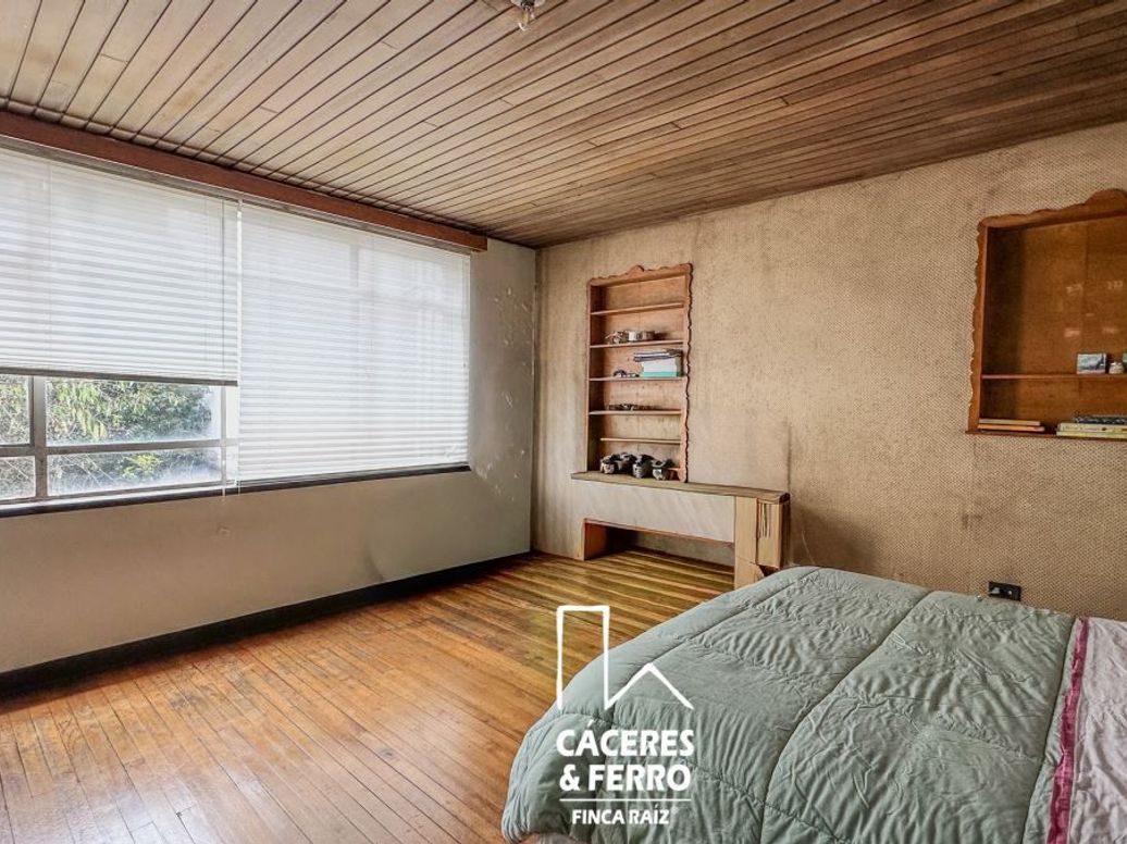 Casa de 6 alcobas en venta en La Soledad, Bogotá, 529 m² · foto 9 de 18