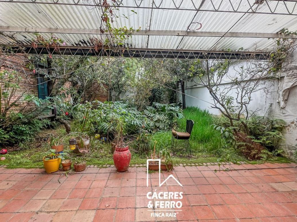 Casa de 6 alcobas en venta en La Soledad, Bogotá, 529 m² · foto 3 de 18