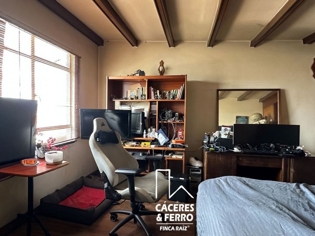 Casa de 6 alcobas en venta en La Soledad, Bogotá, 529 m² · foto 16 de 18