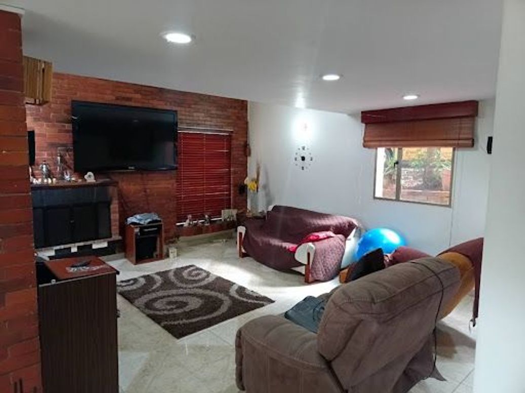 Casa de 4 alcobas en venta en Casa Blanca Suba, Bogotá, 1449 m² · foto 2 de 20