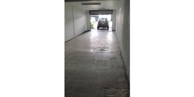 ? Local Comercial en San Joaquín – 50 m²

Descripción:
Excelente local comercial ubicado en el corazón de San Joaquín, ideal para oficinas, minimarket, barbería, centro de estética o cualquier tipo de emprendimiento.

Características:


 
 Superficie total: 50 m²
 
 
 1 baño completo
 
 
 Espacio abierto adaptable 
 
 
 Buena iluminación natural
 
 
 Piso baldosa
 
 
 Acceso directo desde la calle
 

