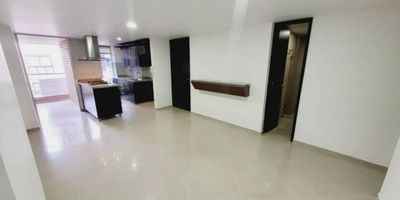 Para mayor información escribanos vía WhatsApp y uno de nuestros agentes inmobiliarios te atenderá.
Luminoso, aireado, moderno y muy bonito; así es tu próximo apartamento.
Además, este cuarto piso se encuentra ubicado en Belén Malibú, uno de los sectores más tradicionales y estratégicos de la ciudad, cerca a Bulerías, UPB, colegios, excelentes vías de acceso, múltiples rutas de transporte público y las más variadas opciones de esparcimiento.
Cuenta con 70 metros, cocina integrada a la sala comedor, 2 balcones, 3 generosas habitaciones, zona de ropas independiente, 2 baños, pisos en porcelanato y parqueadero cubierto.
Estrato 5, sector silencioso netamente residencial.
