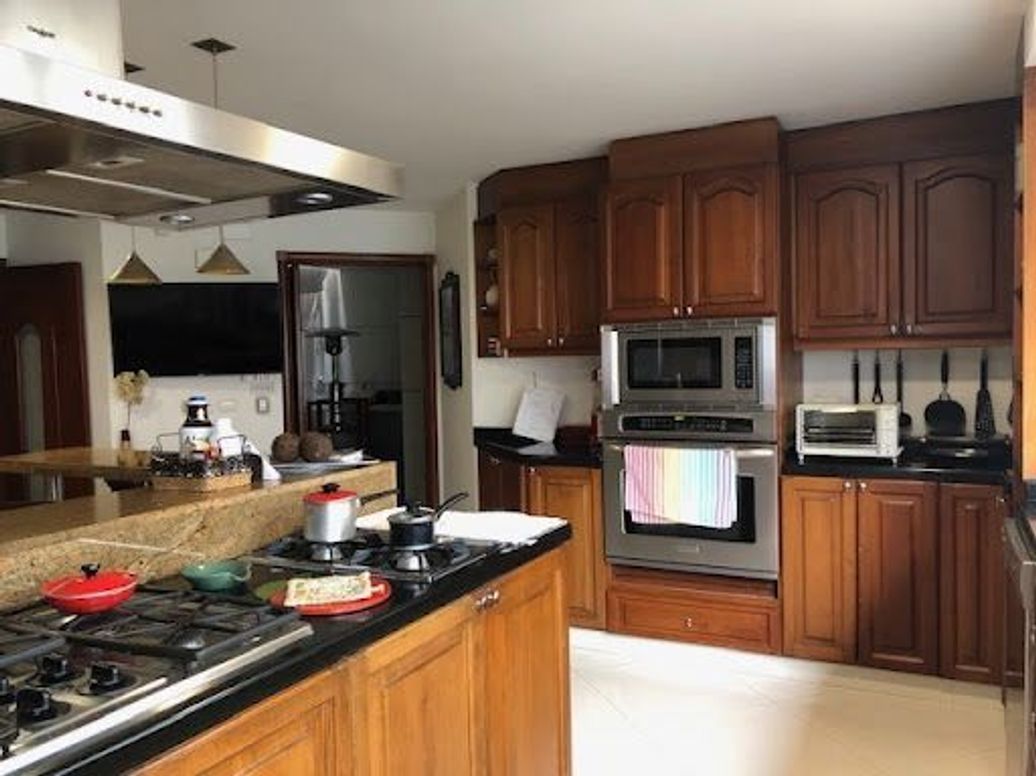 Apartamento de 3 alcobas en venta en El Retiro, Bogotá, 441 m² · foto 16 de 17