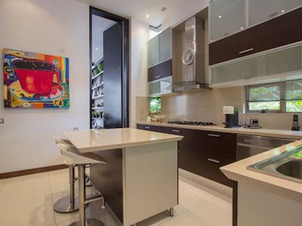Casa de 3 alcobas en venta en Los Rosales, Bogotá, 479 m² · foto 9 de 20