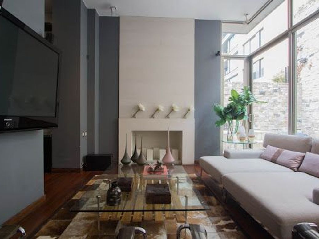 Casa de 3 alcobas en venta en Los Rosales, Bogotá, 479 m² · foto 2 de 20
