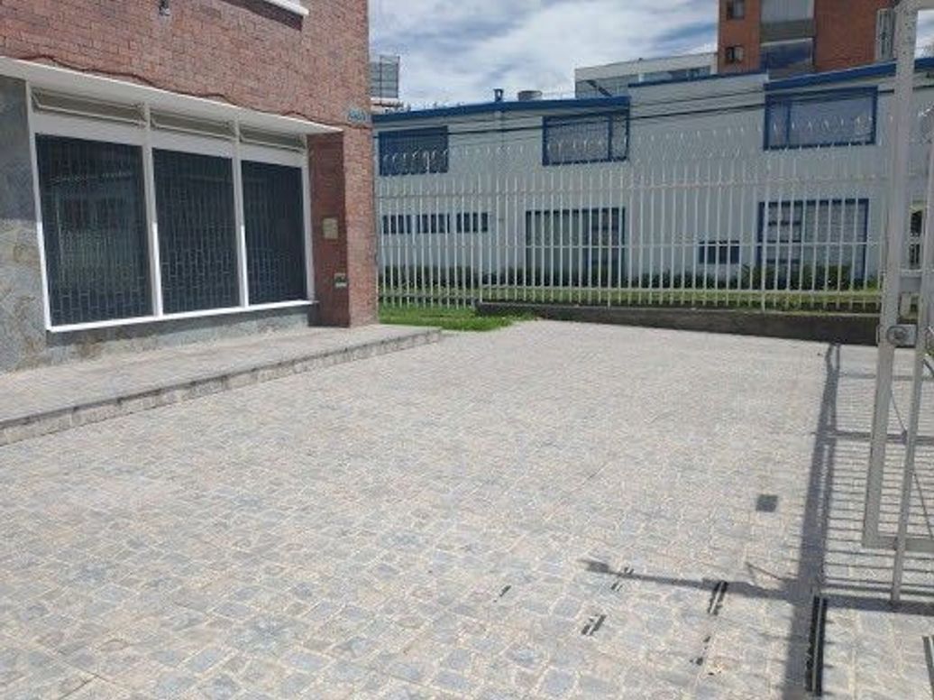Casa de 11 alcobas en venta en Polo Club, Bogotá, 340 m² · foto 8 de 20