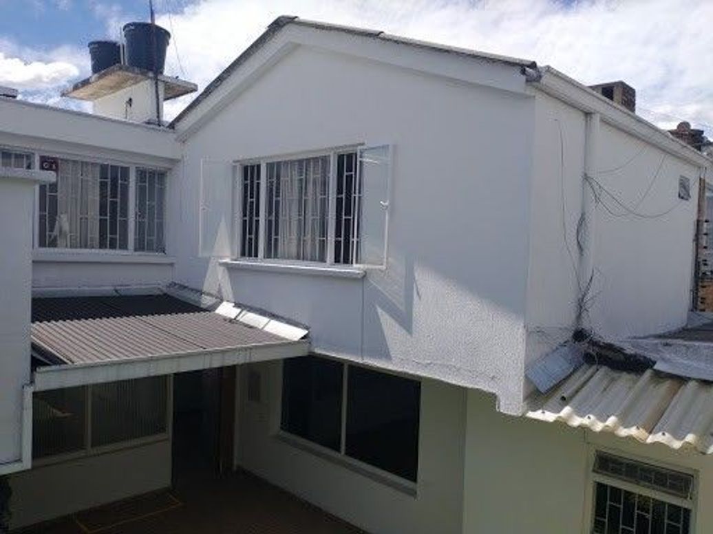 Casa de 11 alcobas en venta en Polo Club, Bogotá, 340 m² · foto 2 de 20