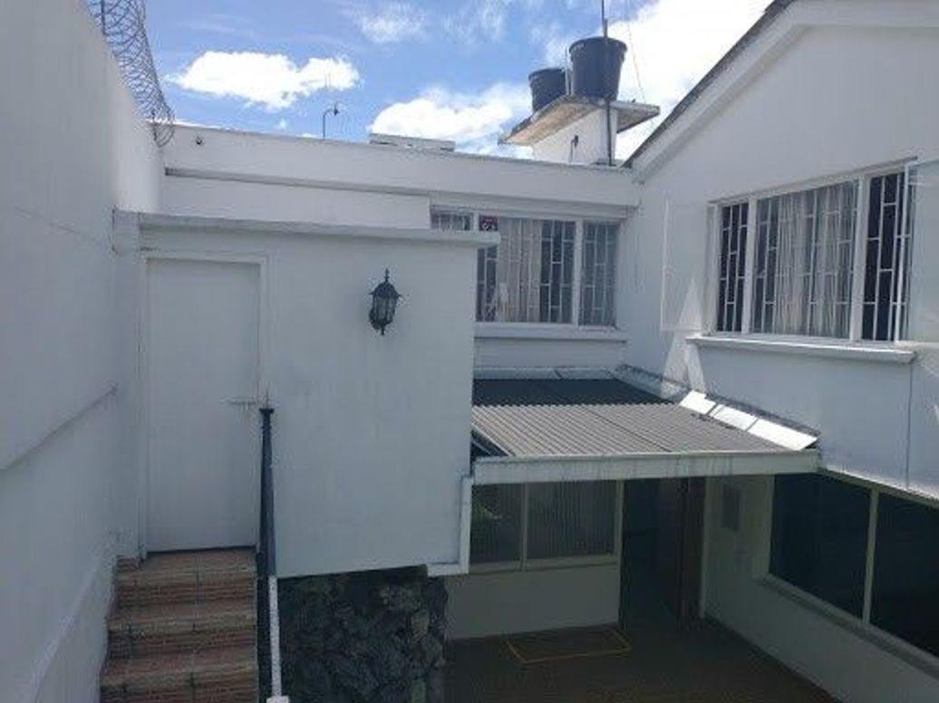 Casa de 11 alcobas en venta en Polo Club, Bogotá, 340 m² · foto 3 de 20