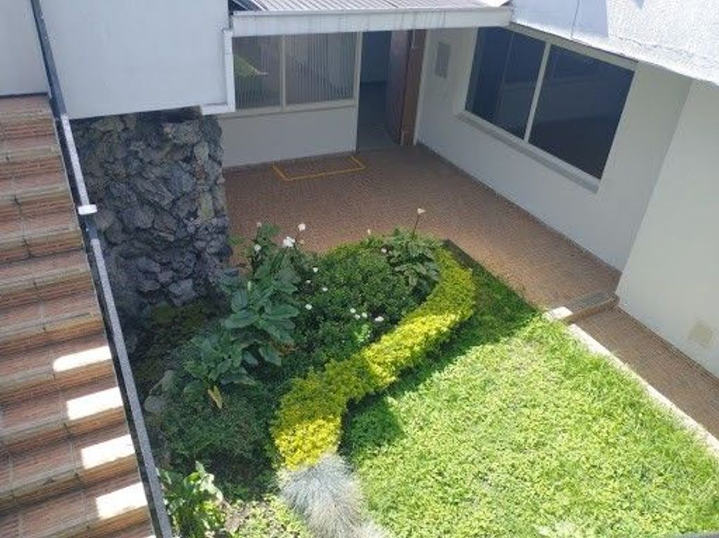 Casa de 11 alcobas en venta en Polo Club, Bogotá, 340 m² · foto 4 de 20