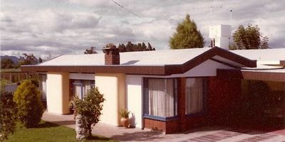 Excelente lote de uso mixto para venta en la Localidad de Engativá de 1.643 m2, el lote tiene de frente treinta y un metros por cincuenta y tres metros de fondo, actualmente tiene una casa habitable de cuatrocientos sesenta metros cuadrados, tiene buenas vías de acceso, esta en una zona de alta valorización, crecimiento y desarrollo para el sector, comercial, industrial, institucional y sector de vivienda.