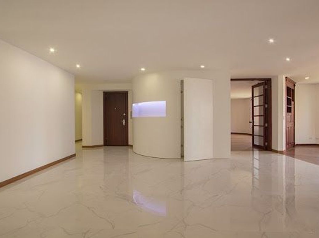 Apartamento de 3 alcobas en venta en La Cabrera, Bogotá, 304 m² · foto 3 de 20