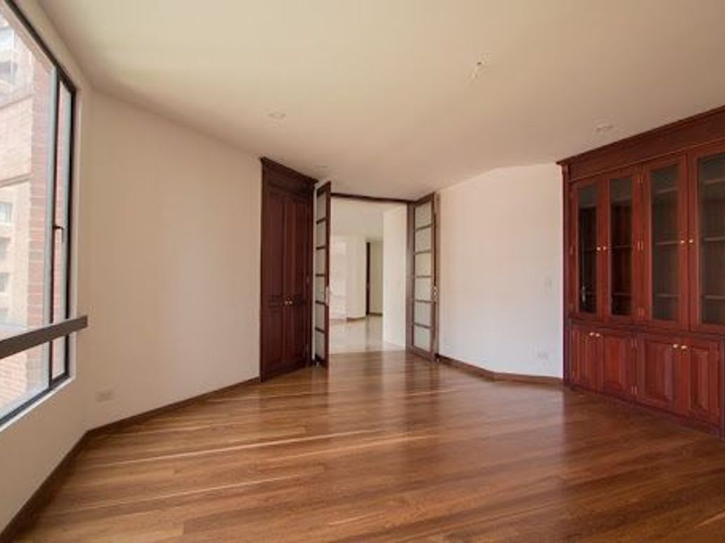 Apartamento de 3 alcobas en venta en La Cabrera, Bogotá, 304 m² · foto 9 de 20